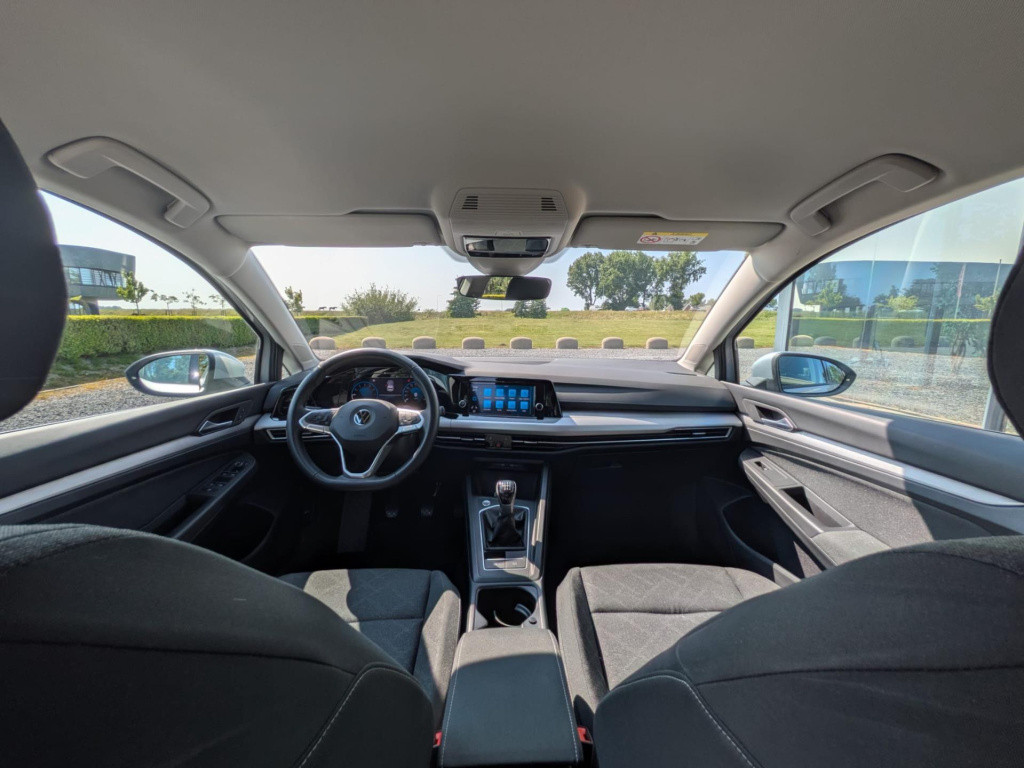 Volkswagen Golf 1.0 tsi life business | trekhaak | camera | carplay | acc |