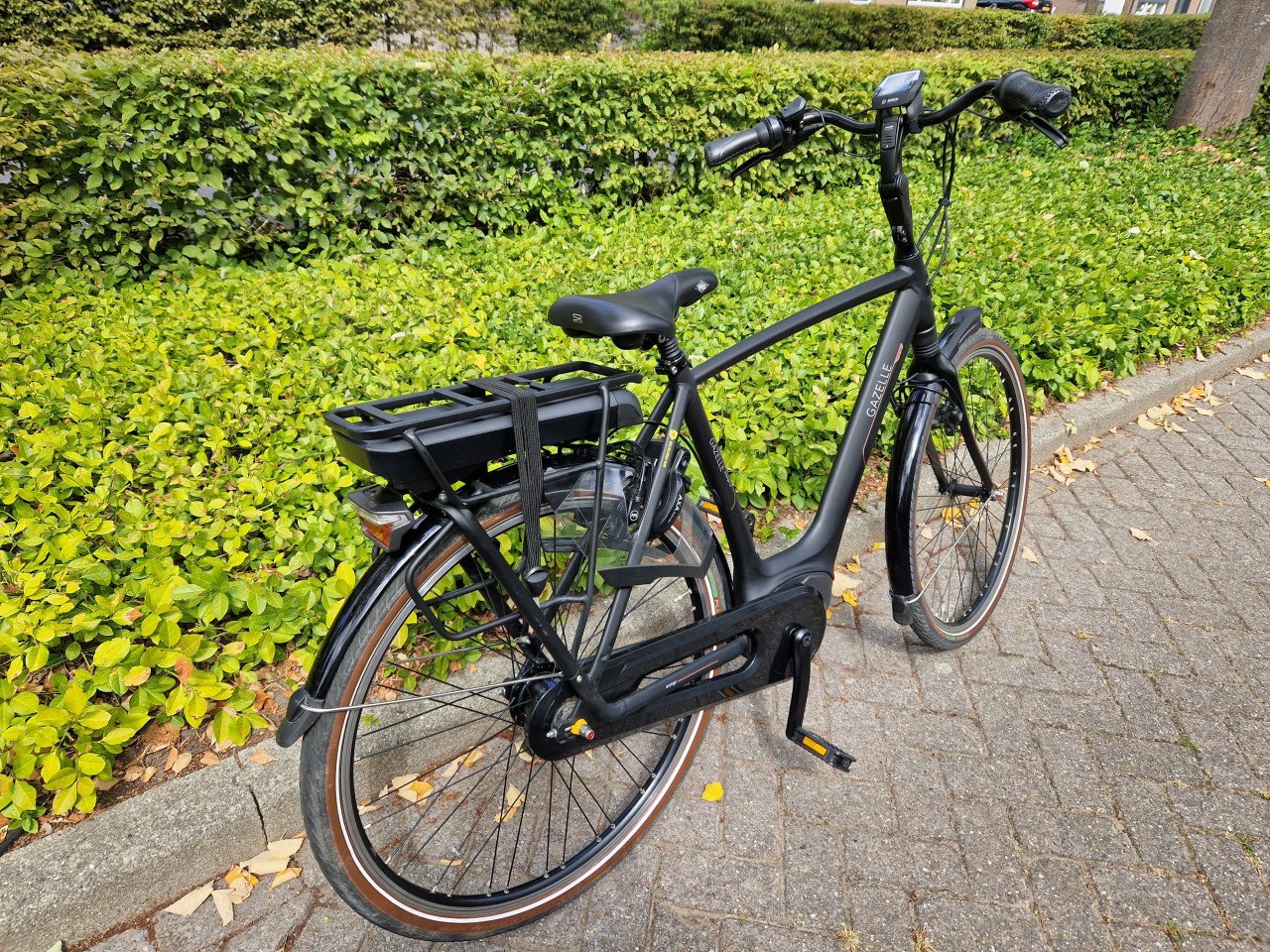 Zo goed als nieuwe Gazelle Orange elektrische heren fiets met Bosch motor