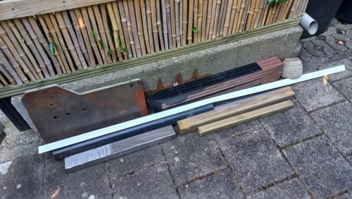 Gratis bouwmateriaal, stalen pijp, hoekprofiel, hardhout etc.