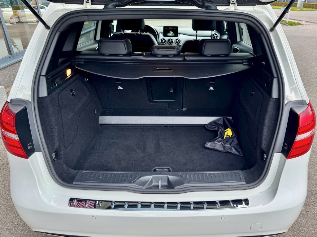 Mercedes-Benz B-Klasse 180 activity edition navi ecc cruise