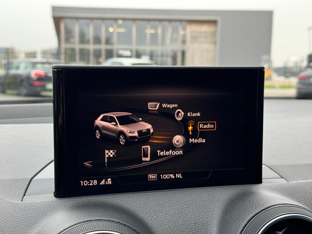Audi Q2 35 tfsi sport * black pack * keyless * matrix led * stoelverwarming