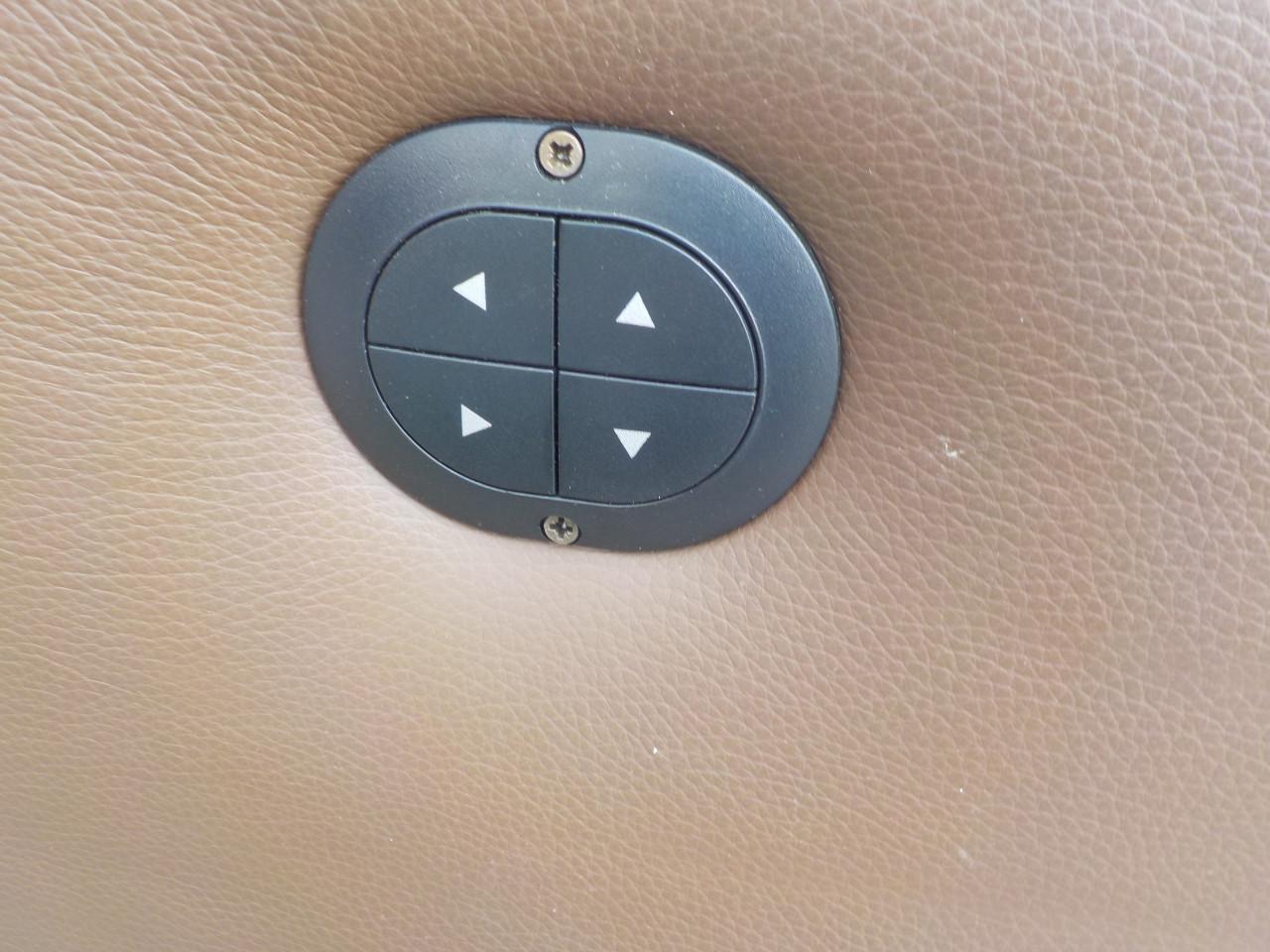 Mooie kwaliteit elektrische leren relax fauteuil met 2 motoren  goede staat