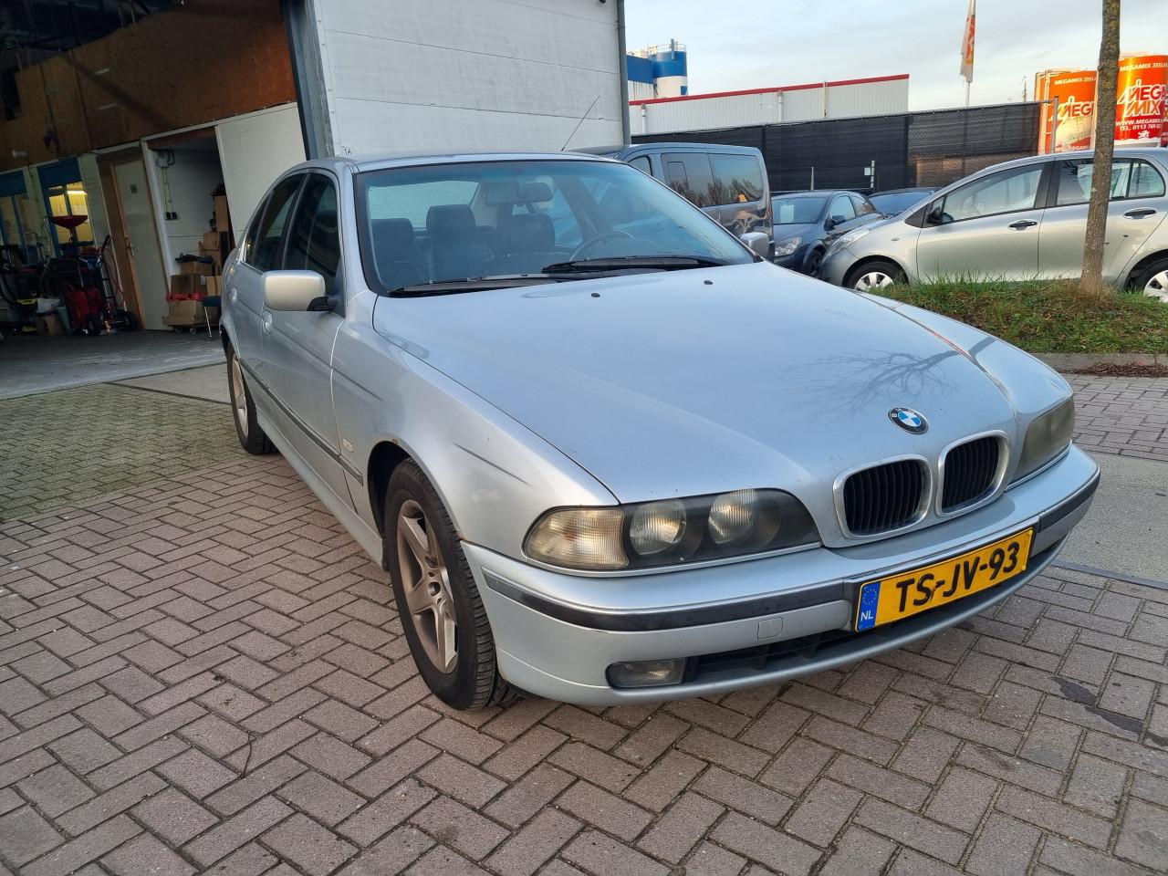 BMW 5-serie 523i Executive MEENNEEMPRIJS! AUTOMAAT / APK 25-11-2026