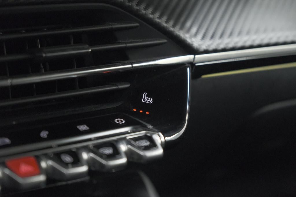 Peugeot 2008 puretech 130 gt pack | leer-pakket | dodehoekdetectie | camera