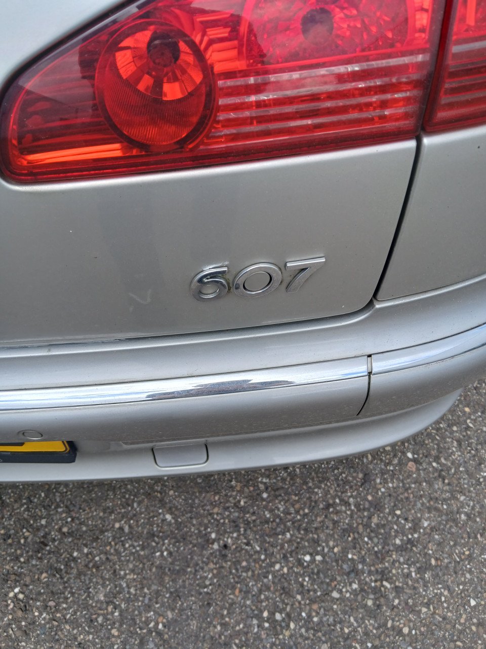 Peugeot 607 2.2-2007-km. 185 234Nap.--Airco-tekhaak-6 bak-nwe.apk-3800,=