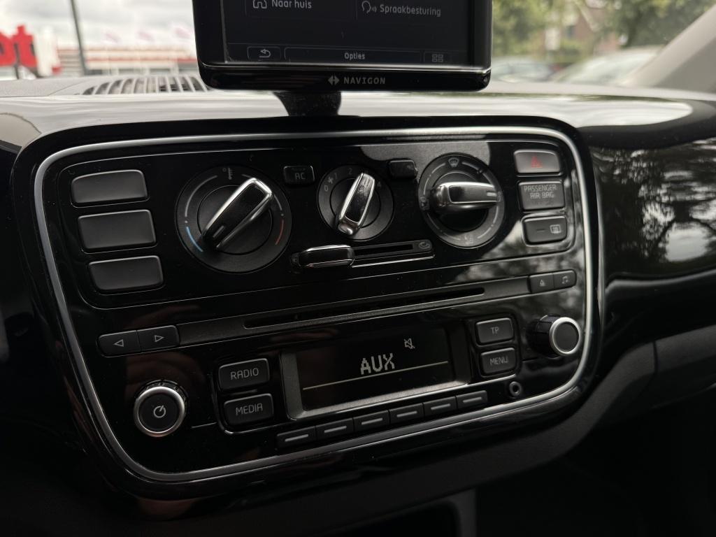 Volkswagen UP! 1.0 move up!