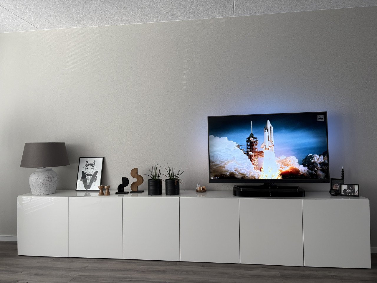 IKea TV meubel Besta Wit hoogglans 360 cm breed
