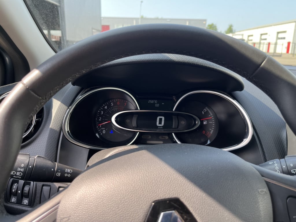 Renault Clio 1.2 limited 25 dkm