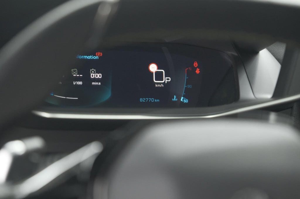 Peugeot 208 puretech 131 eat8 gt | camera | dodehoekdetectie | navigatie | 