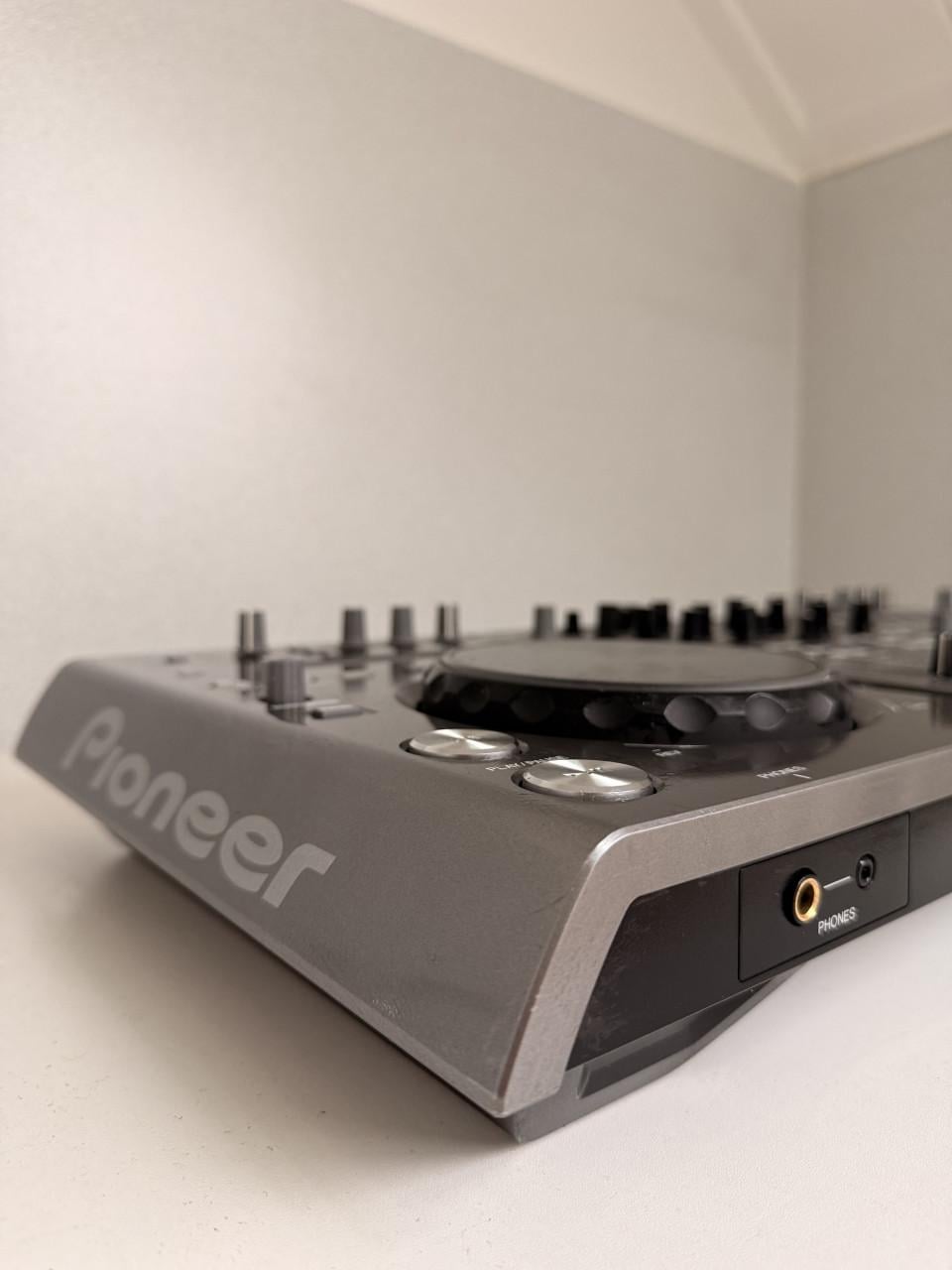 Pioneer DDJ T1 dj controller