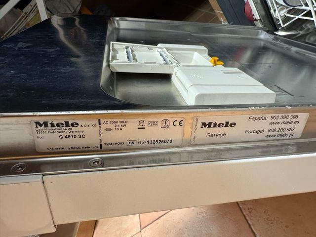 Miele vrijstaande Vaatwasser als nieuw en weinig gebruikt met handleiding