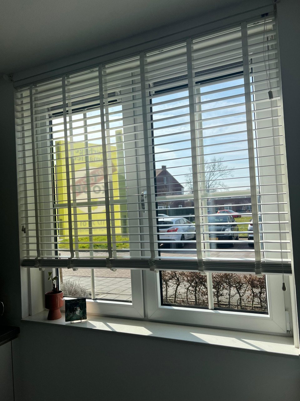 Veneta Houtlook jaloezie met privacysluiting 50mm