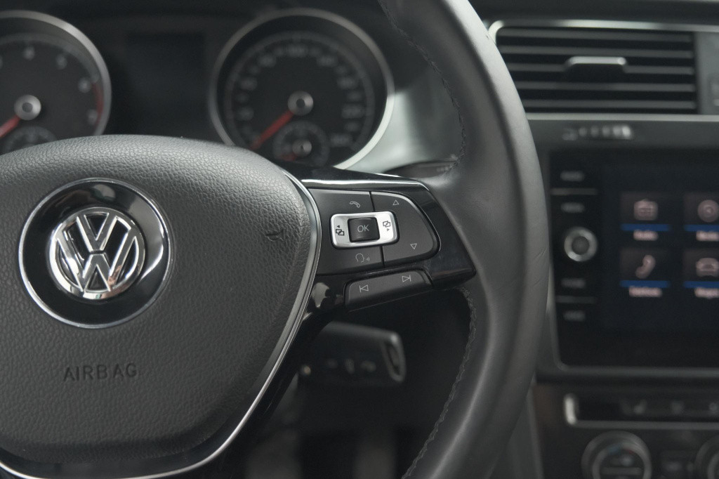 Volkswagen Golf 1.0 tsi 110pk highline | adaptieve cruise control | apple c