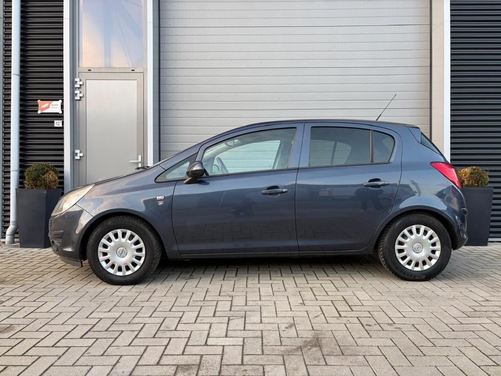 Opel Corsa 1.4-16v '111' edition