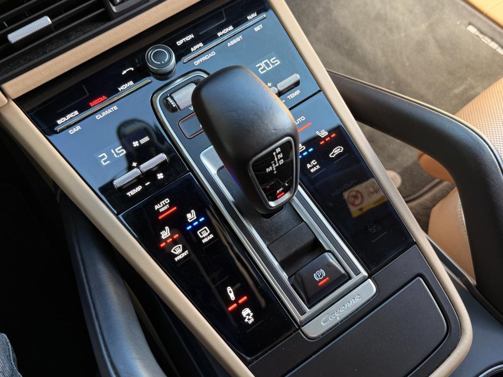 Porsche Cayenne 3.0 | sportdesign | pano | sportchrono | luchtvering | acc 