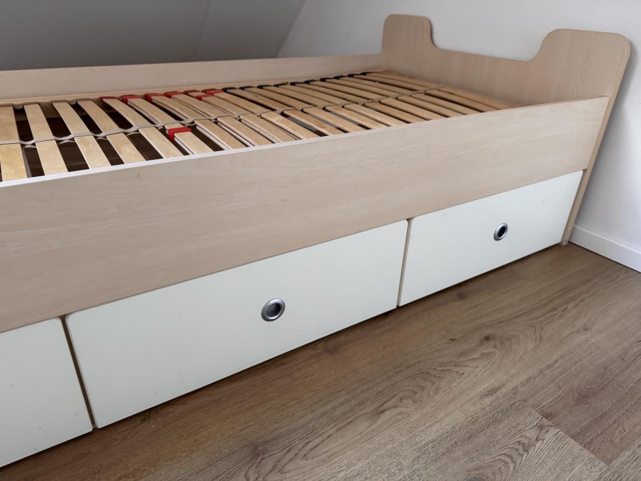 1-persoonsbed met lattenbodem 90x200