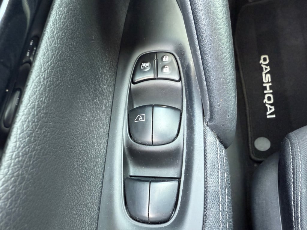 Nissan Qashqai 1.2 connect edition