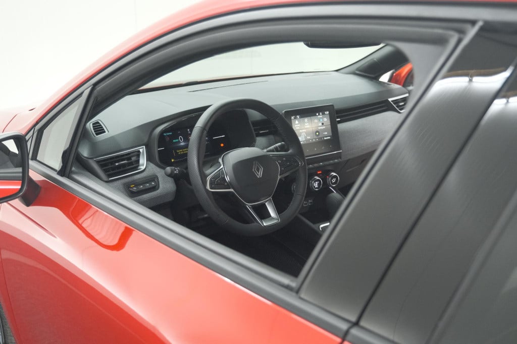 Renault Clio 1.6 e-tech full hybrid 145 techno | 360 camera | navigatie | a