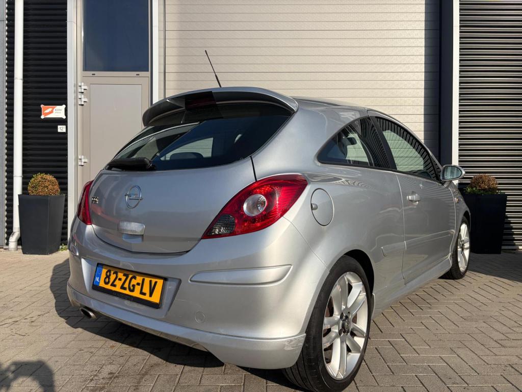 Opel Corsa 1.4-16v sport/opc uitvoering/airco/cruise control/