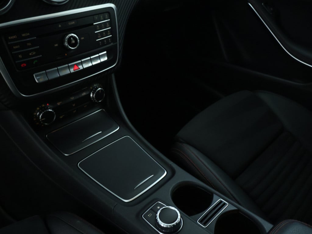 Mercedes-Benz A-Klasse 180 business solution amg | cruise control | stoelve