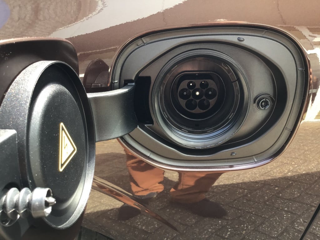 Volvo XC60 t8 390pk recharge mo.pro leder/luchtvering/h.k. audio/360 camera