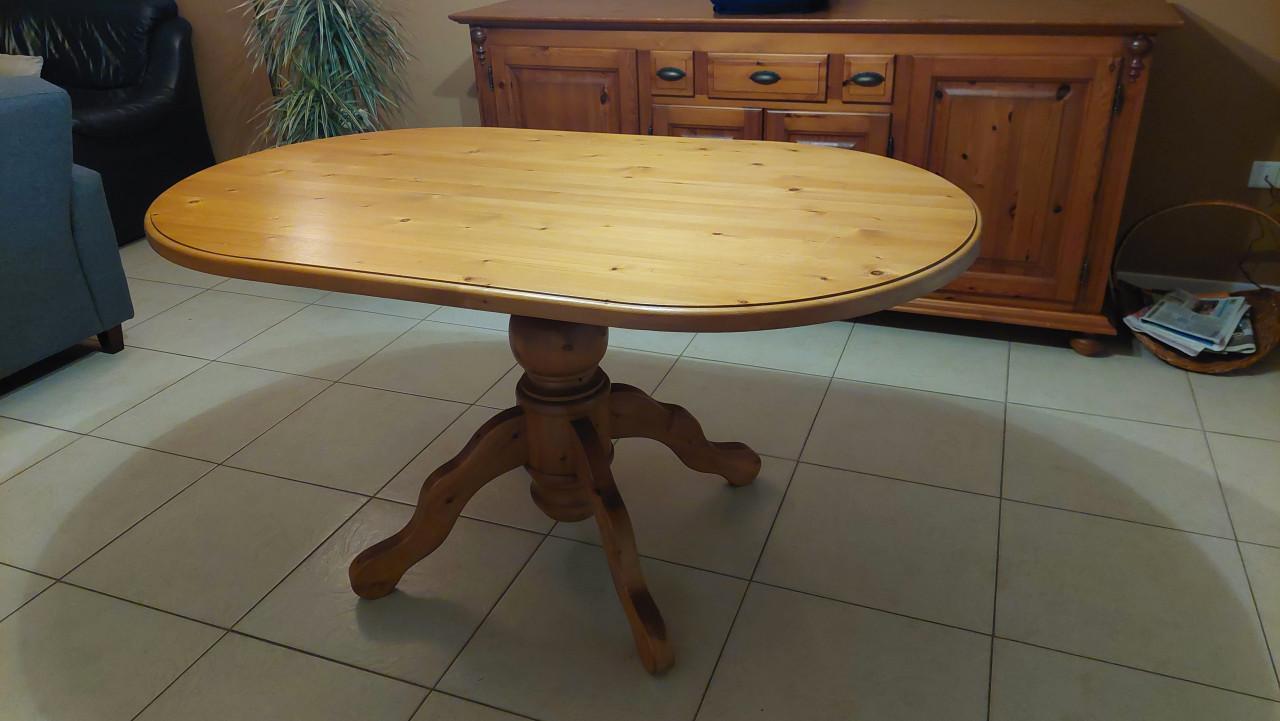 Grenenhouten eettafel