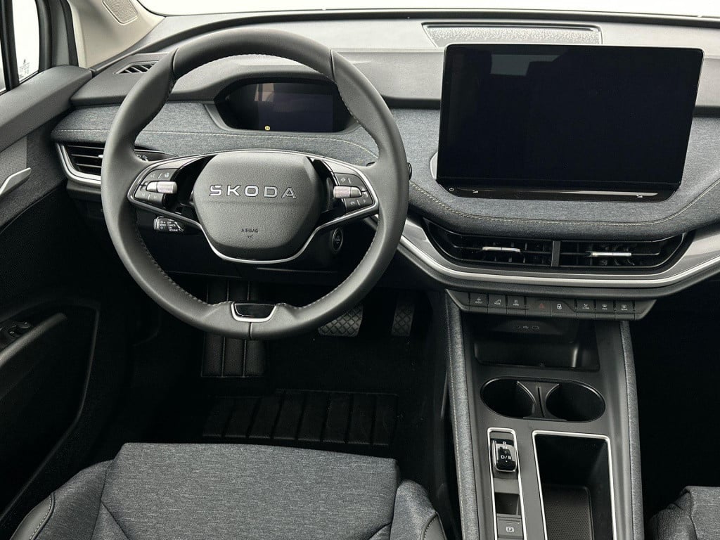 Skoda Elroq business edition tour elektromotor 210 kw / 286 pk