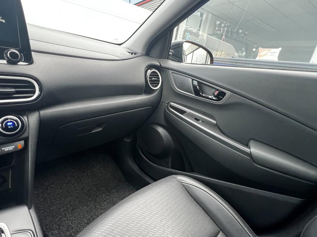Hyundai Kona 1.6 gdi hev premium two tone, leer, camera, head up display en