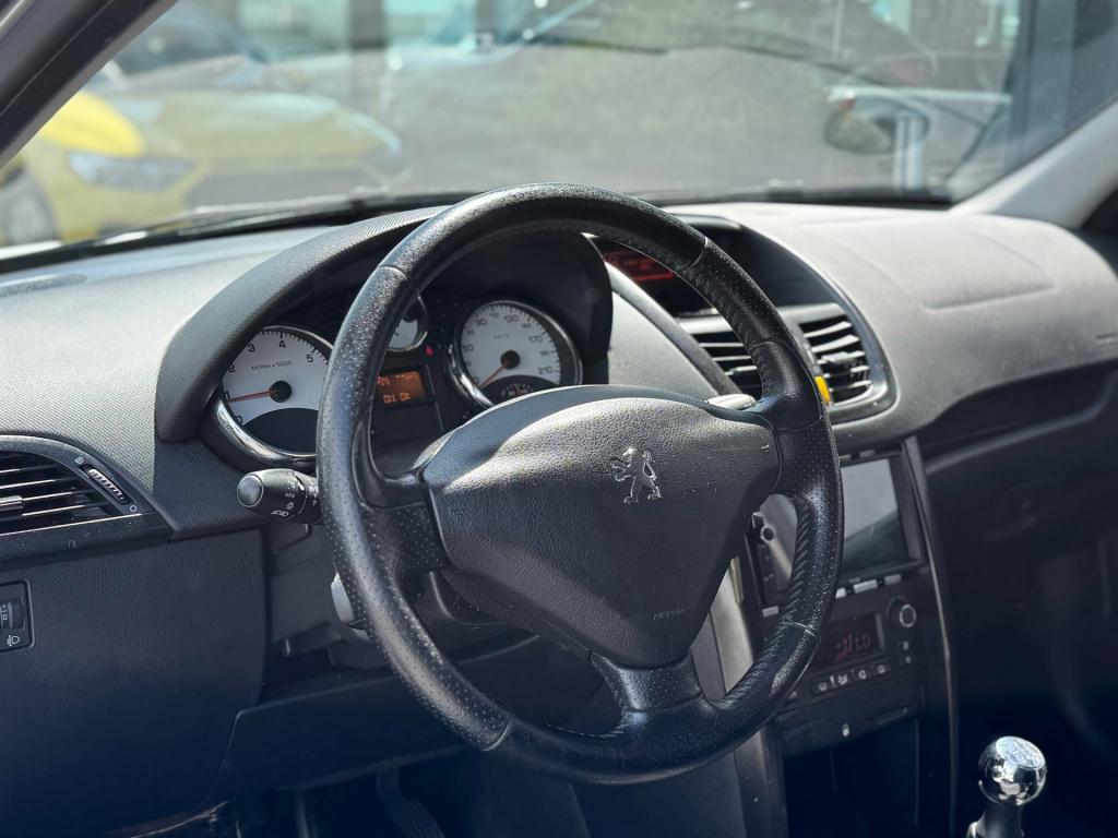 Peugeot 207 1.6-16v xs pack * airco > camera