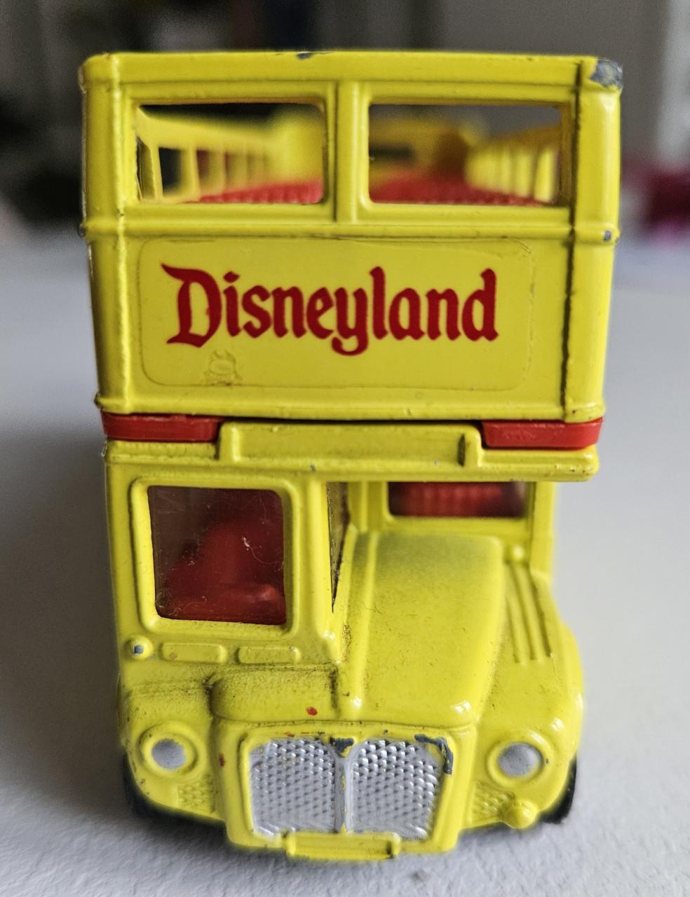 Originele gele Disney dubbeldekker Corgie