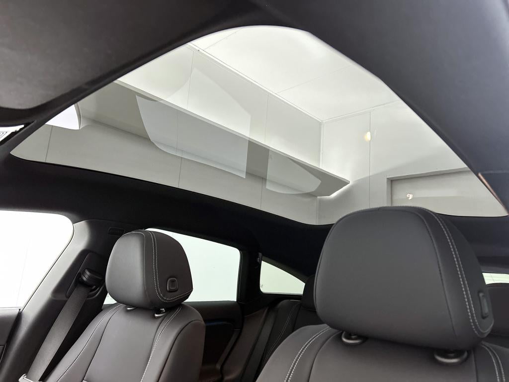 Mercedes-Benz Cla shooting brake 200 business solution amg | premium pakket