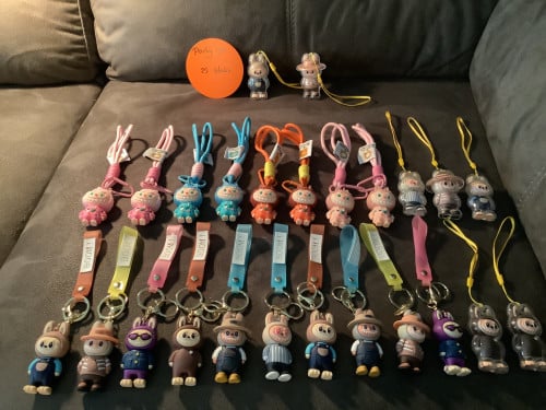 Partij leuke labubu sleutelhangers. ( partij 197)