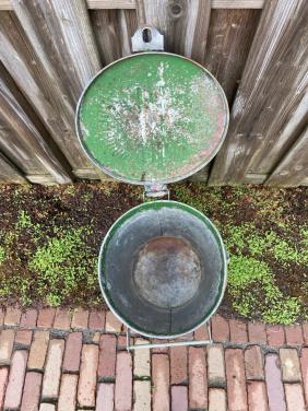 Vintage Vuilnisbak - Decoratieve Metalen Emmer met deksel.