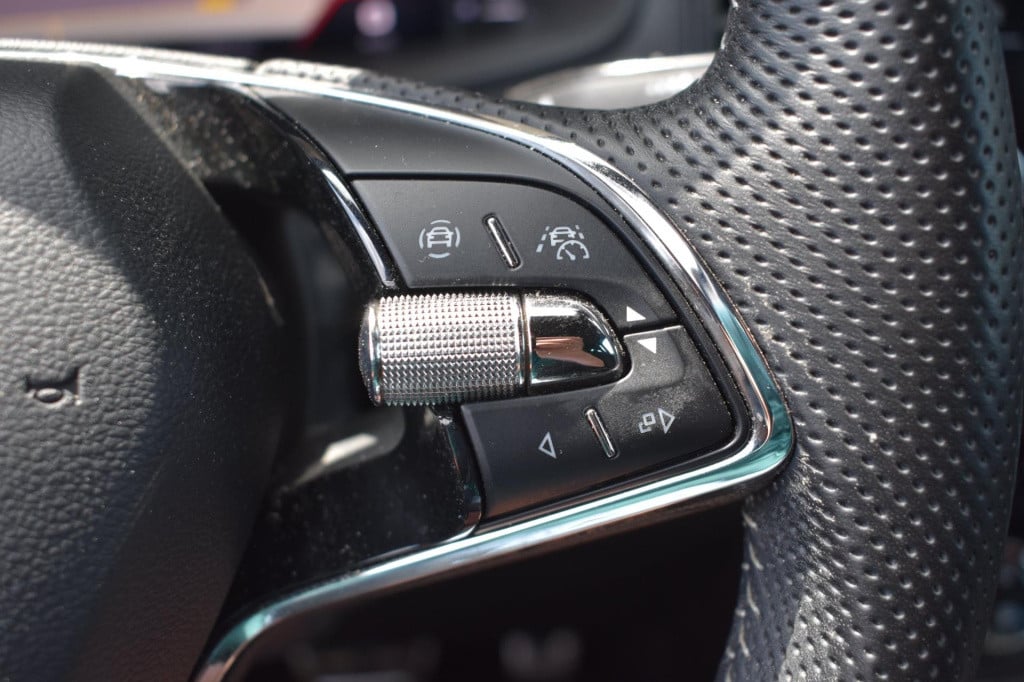Skoda Karoq 1.5 tsi act sportline | nap | virtual cockpit | dealer onderhou
