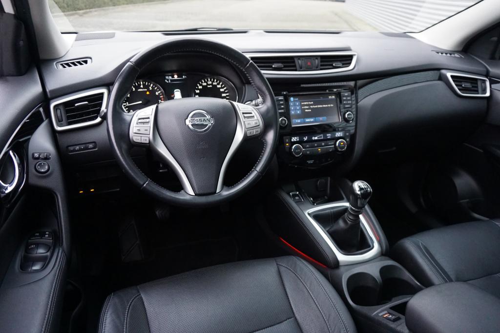 Nissan Qashqai 1.2 premier edition climate / navi / camera / dab / cruise /