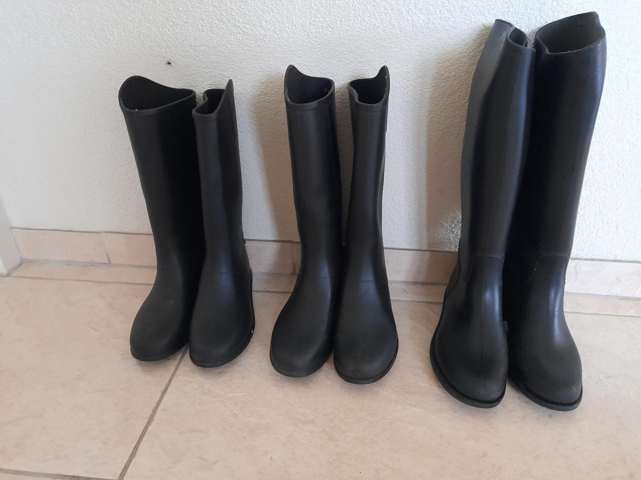 Paardrijlaarzen  maten 34 - 35 - 37 (in goede nette staat )