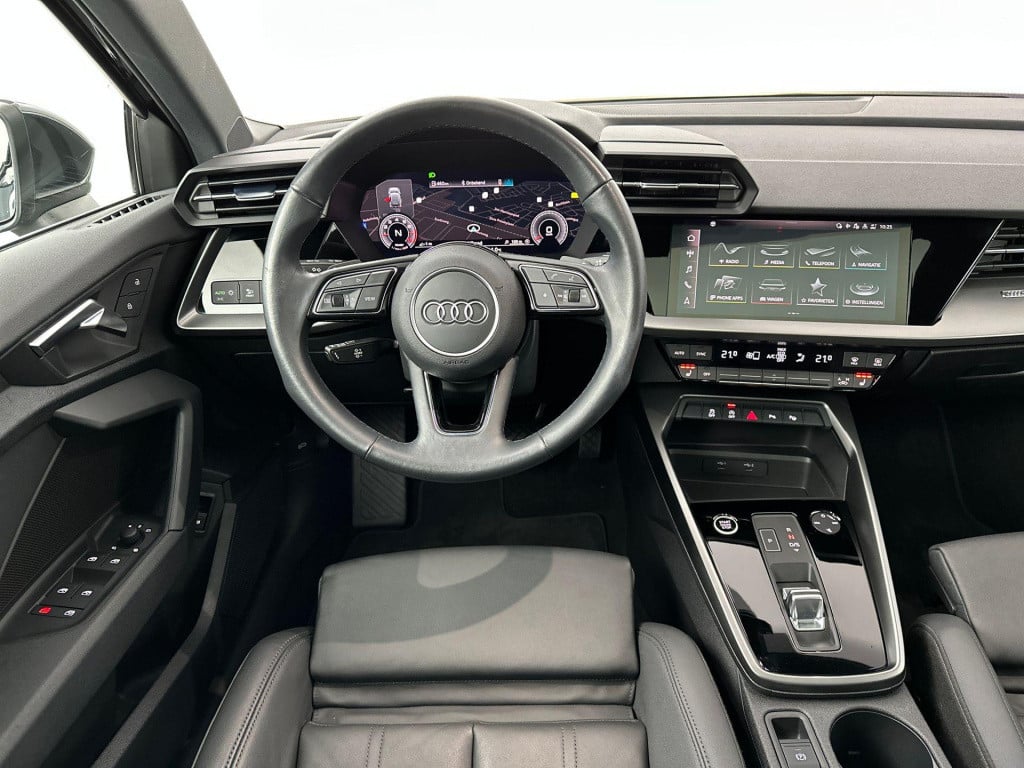 Audi A3 sportback 35 tfsi s-line pano matrix leder carplay