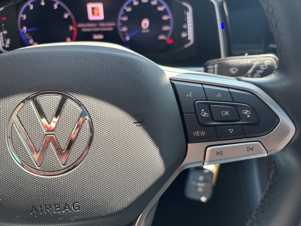 Volkswagen Taigo 1.0 tsi 110pk r-line| pano dak|trekhaak|led| navi via carp