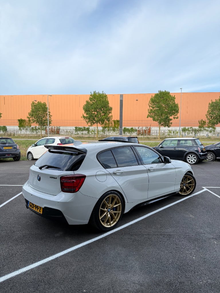 BMW 1 Serie 125d - m sport - nieuwe motor- full option!
