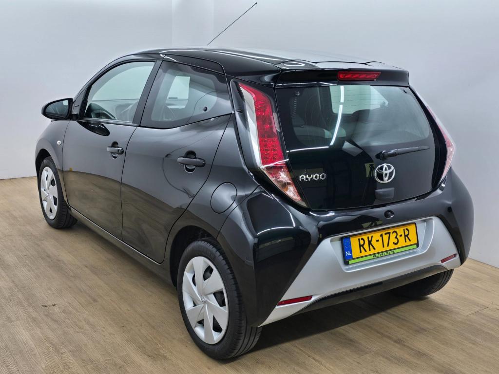 Toyota Aygo occasion 1.0 vvt-i x-play | zwart | tweedehands toyota aygo | a