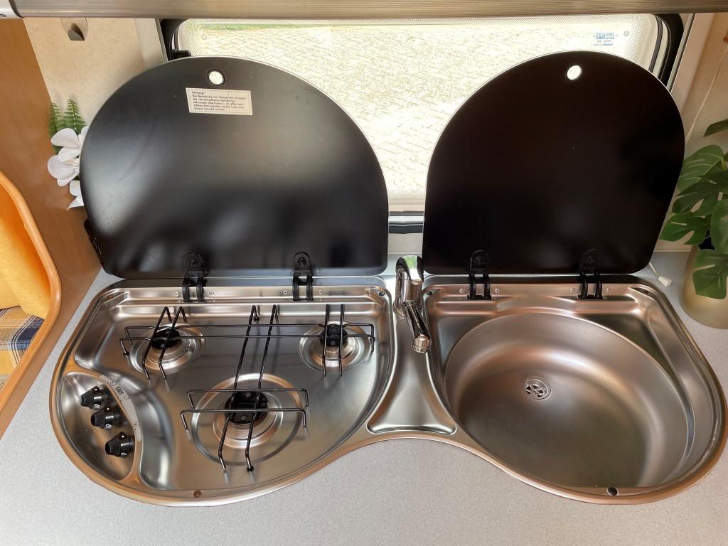 Hobby de Luxe 460 Ufe met mover