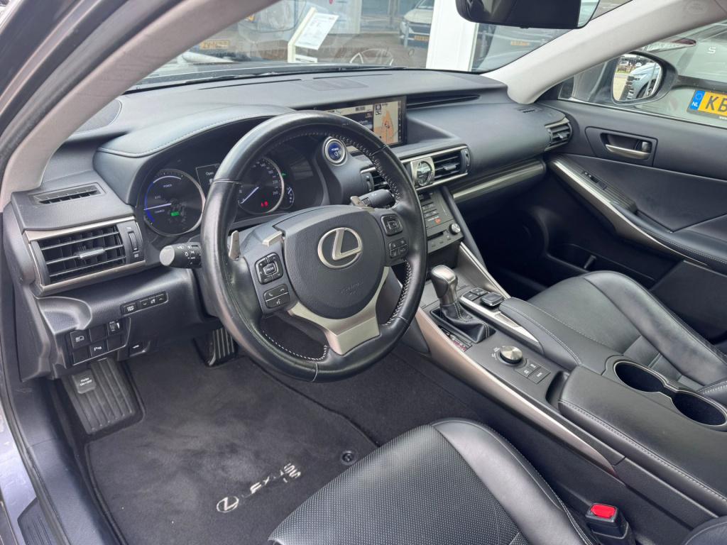 Lexus Is 300h hybrid business line