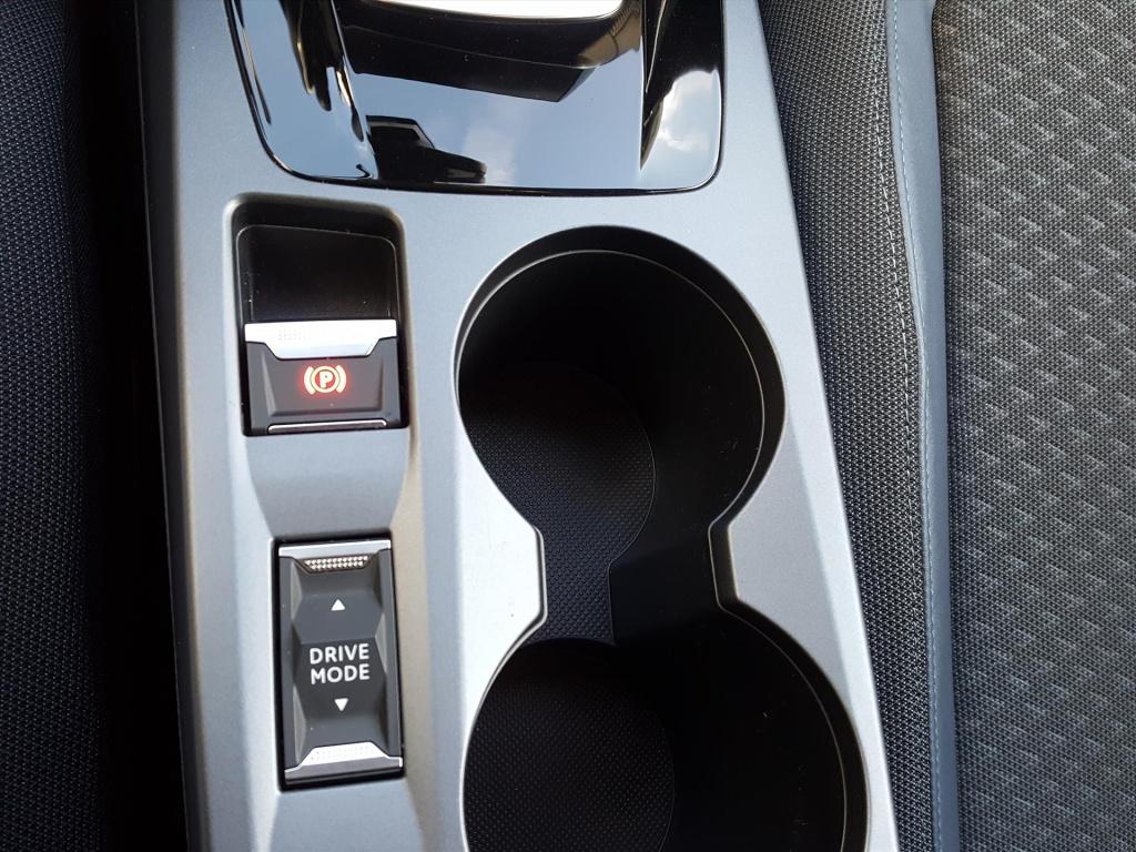 Peugeot 2008 allure 1.5 bluehdi 130pk automaat (eat8) apple carplay & andro