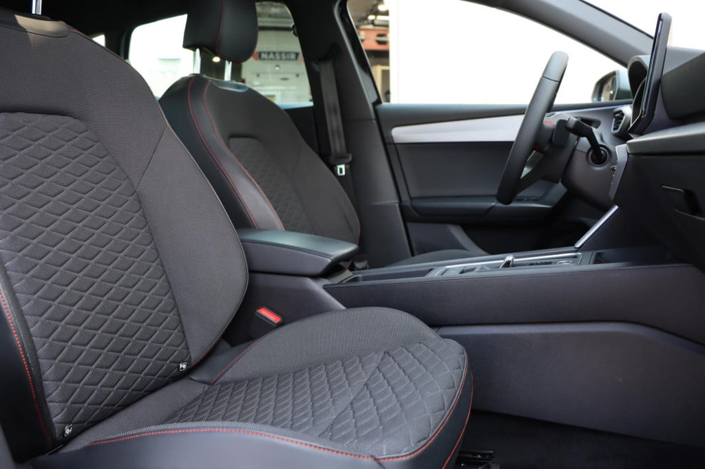 Seat Leon 1.4 tsi ehybrid phev fr business intense 204pk
