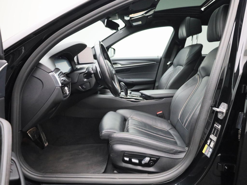 BMW 5 Serie 520e business edition plus | m-sport | automaat | schuifdak | t