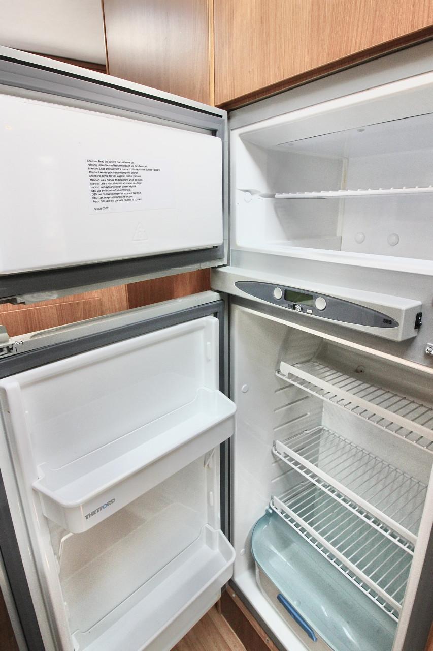 Rimor Europeo 87P(Vast bed, mega xxl garage, zeer netjes!!!)