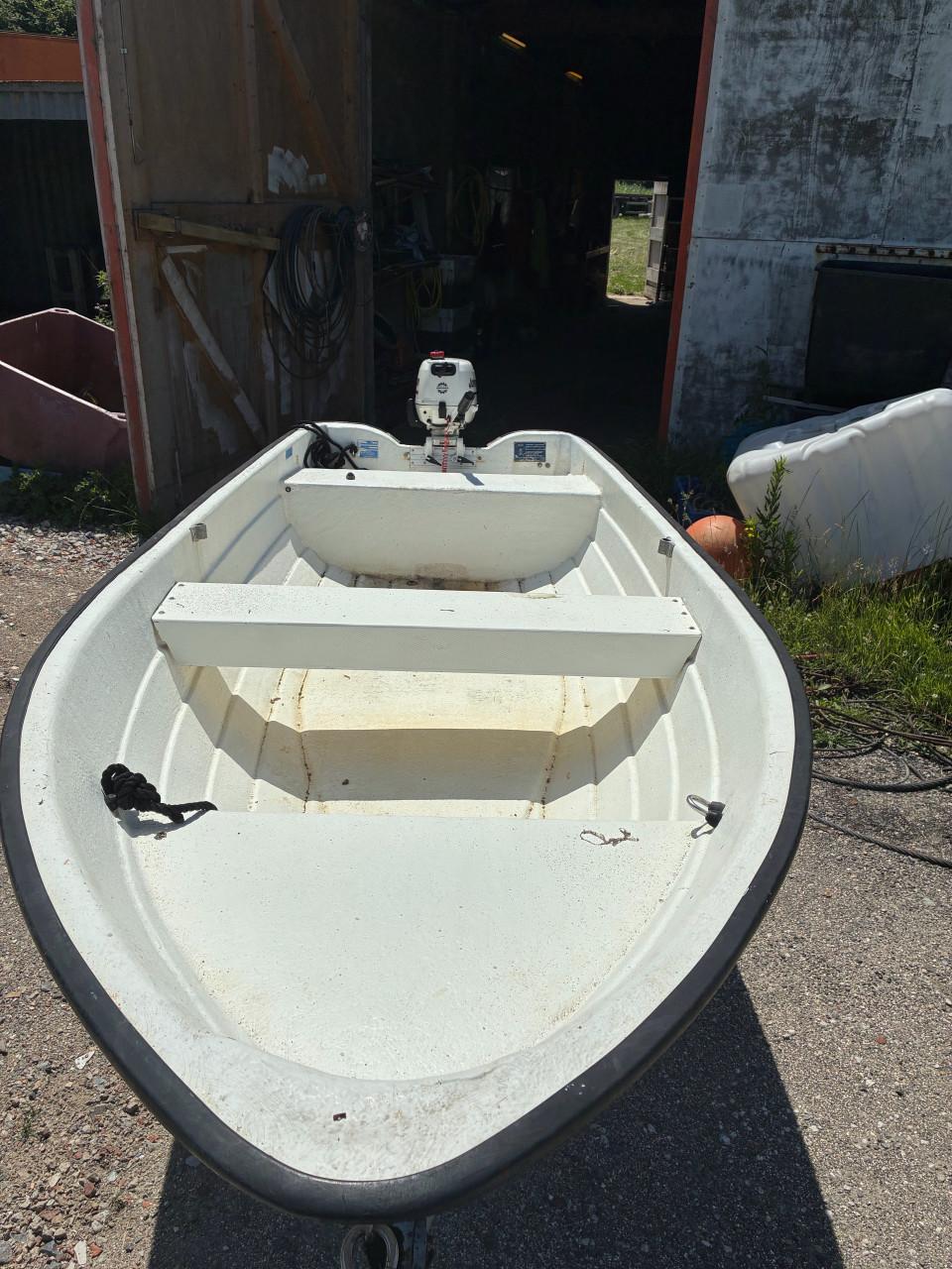 Te koop bootje met 4 pk johnson