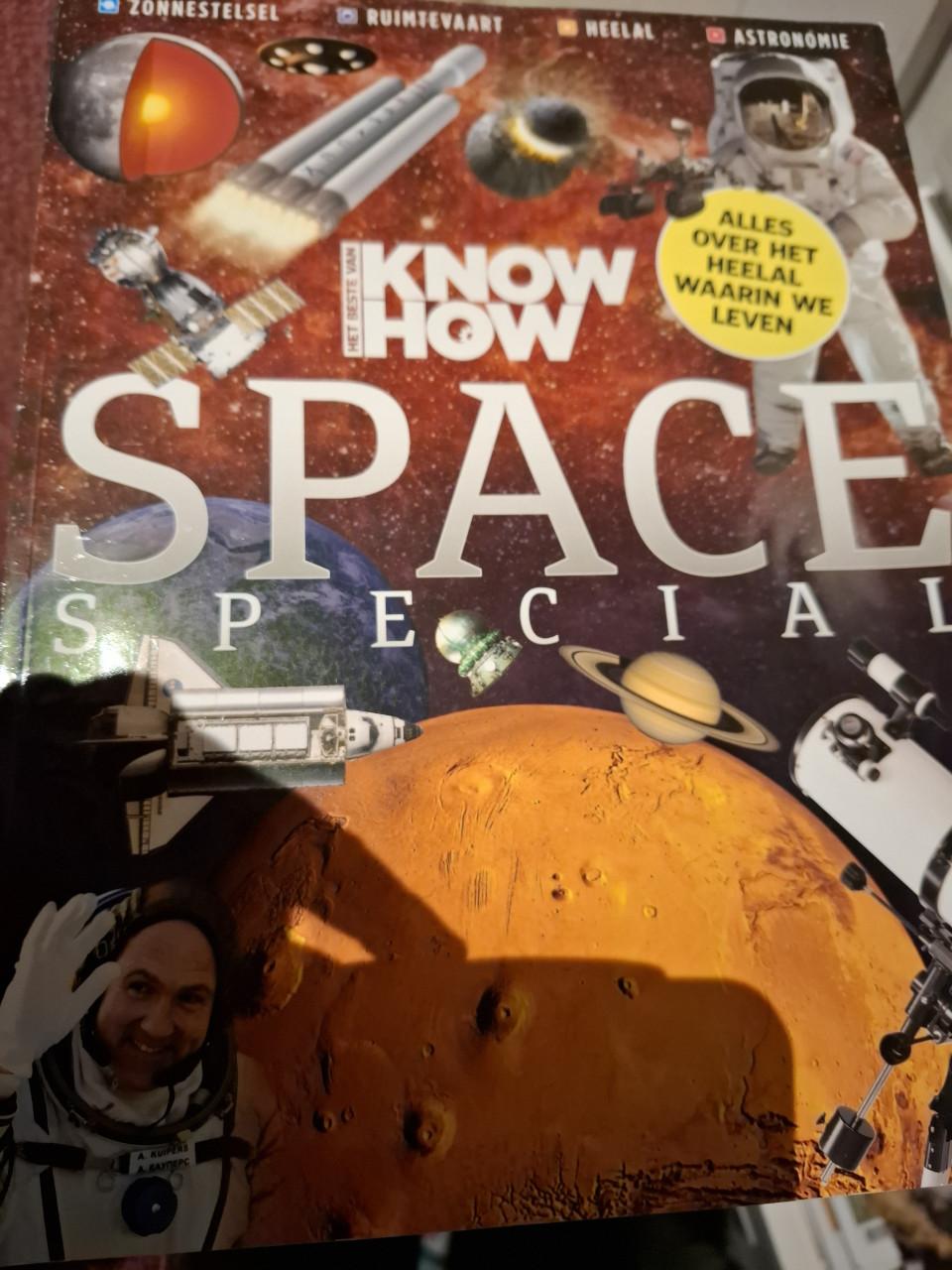 Tijdschriften: columbus travel, know how space en national geographic