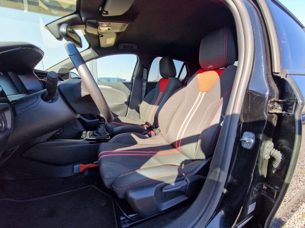 Opel Corsa 1.2 gs line | navigatie | cruise control | carplay | camera | la