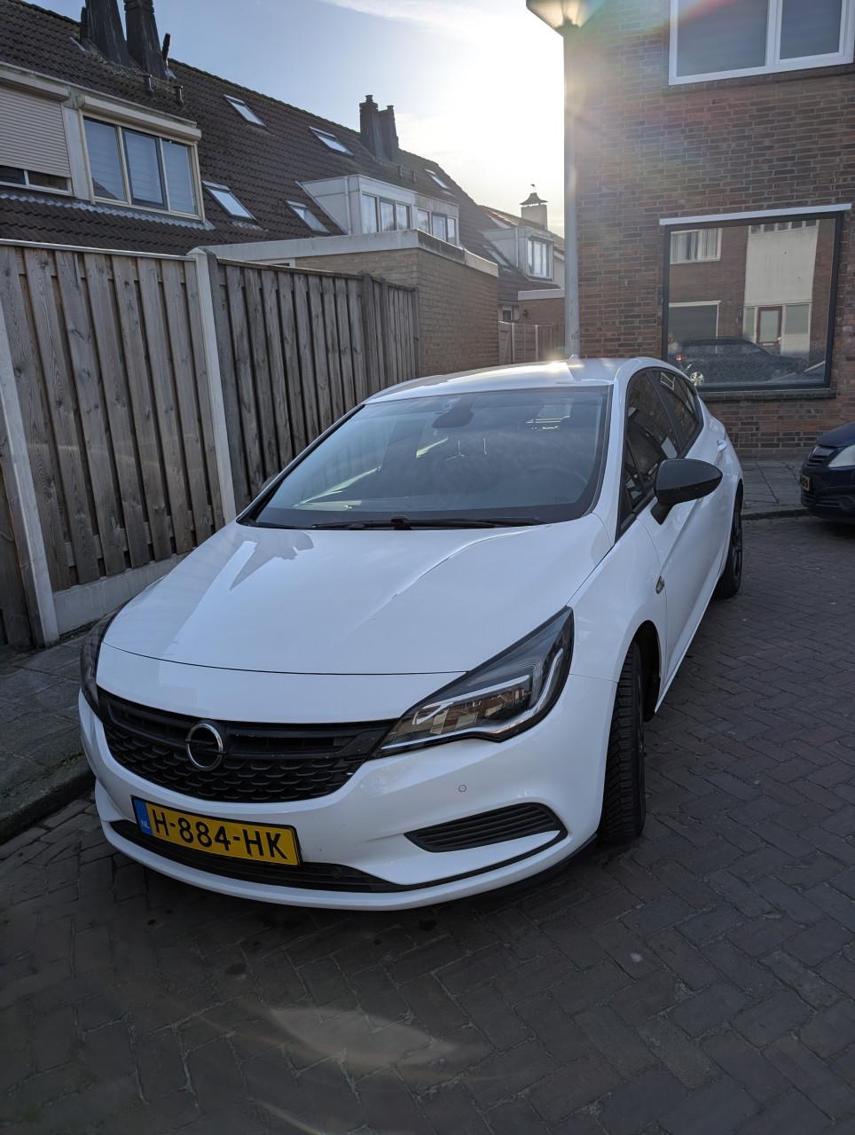 Opel Astra 1.6 Cdti 81KW 5D 2017 Wit met trekhaak